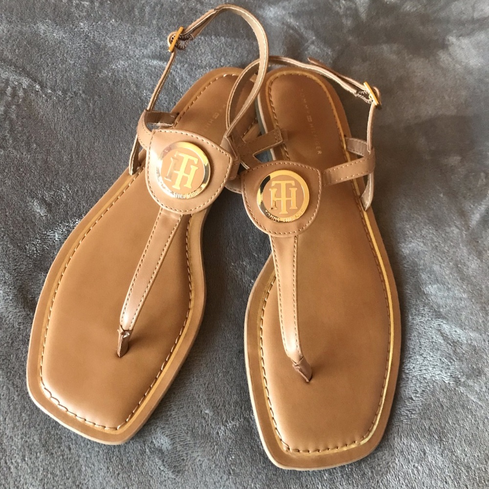 Tommy hilfiguer sandals.